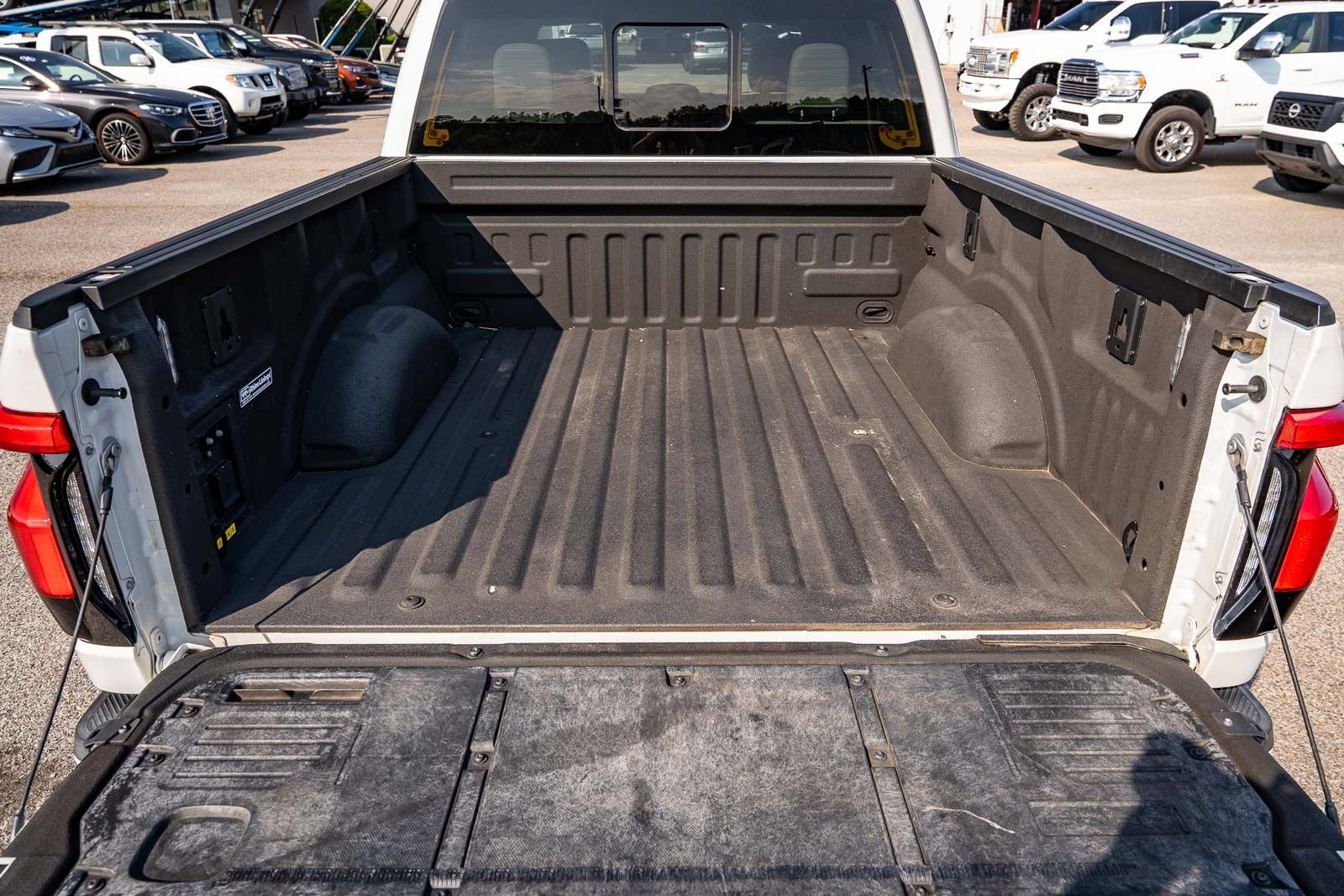 Certified 2022 Ford F150 Lightning Platinum AWD/4WD image 18