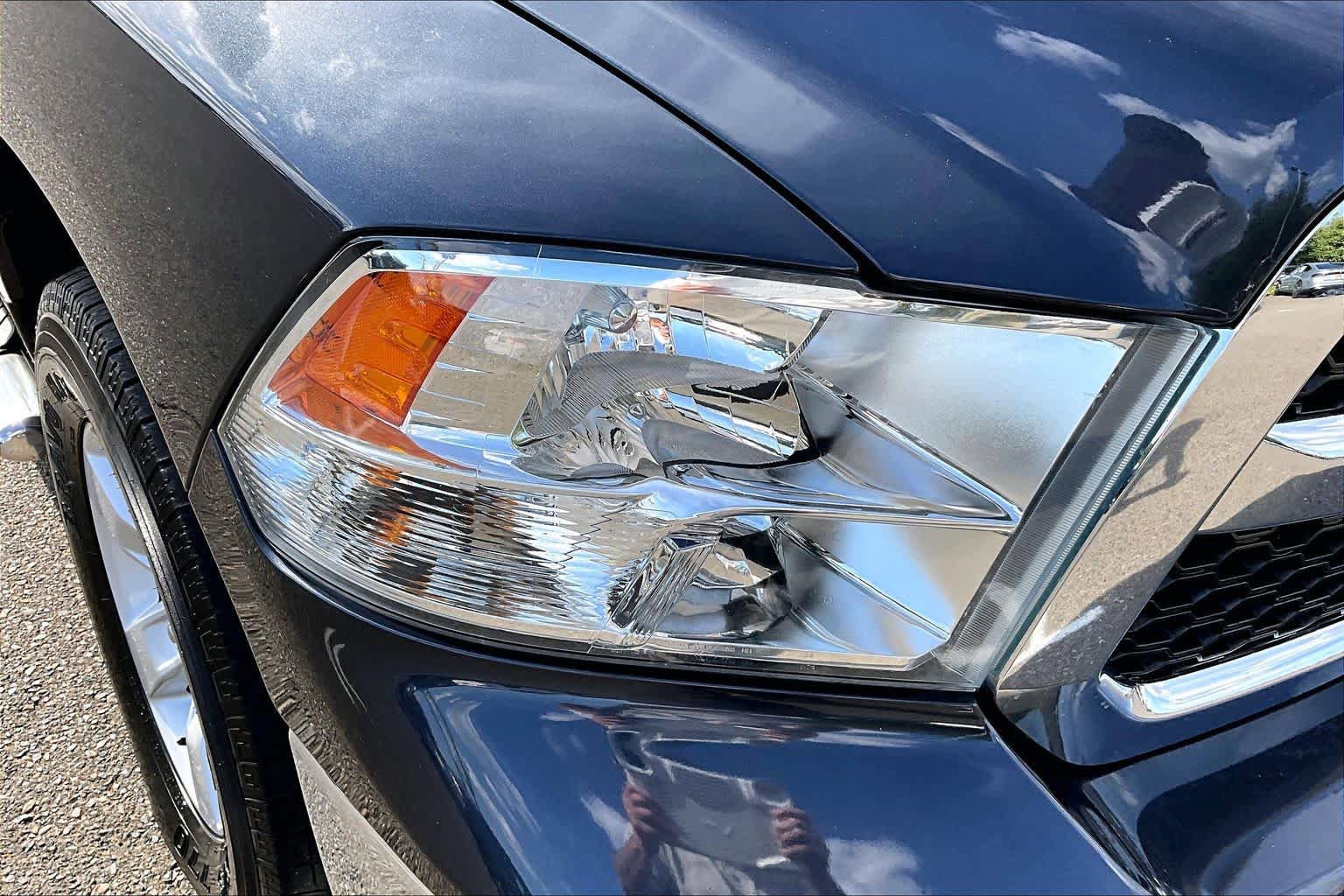 Used 2019 RAM 1500 Tradesman w/ Chrome Appearance Group RWD image 27