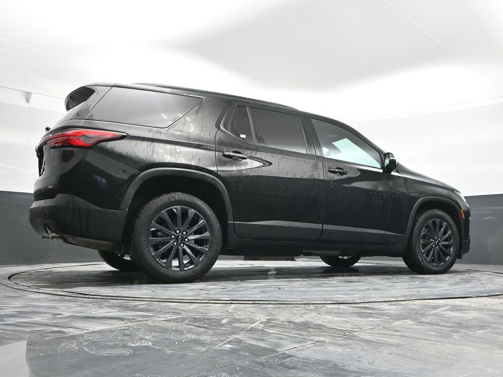 Used 2023 Chevrolet Traverse RS image 45