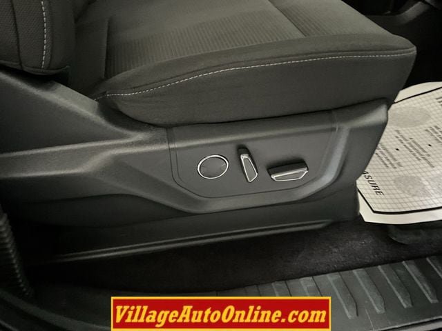Used 2017 Ford F150 XLT w/ Equipment Group 302A Luxury AWD/4WD image 38