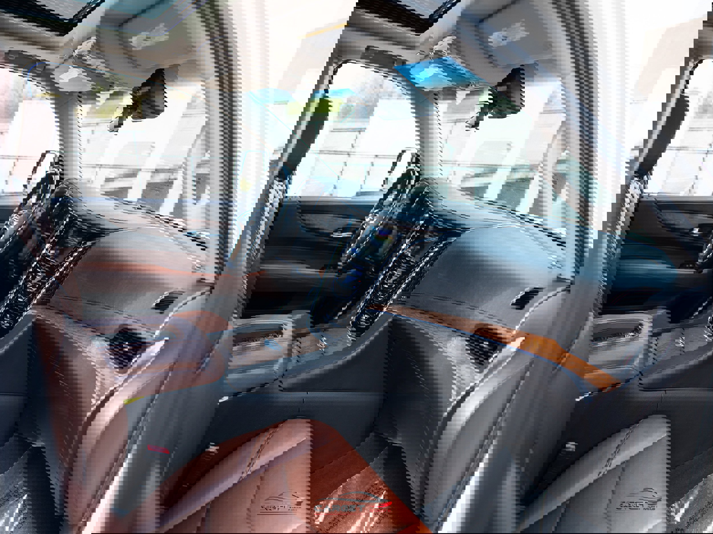 Used 2020 Cadillac Escalade ESV Premium Luxury image 15