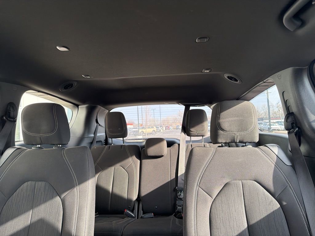 Used 2018 Chrysler Pacifica Touring Plus w/ S Appearance Package image 6