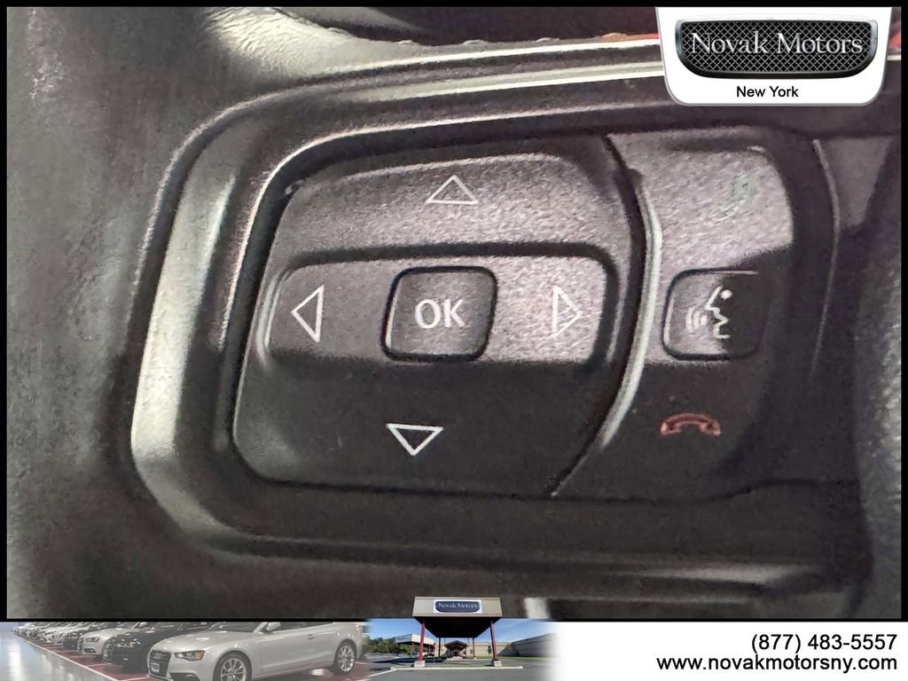 Used 2023 Jeep Wrangler Willys AWD/4WD image 16