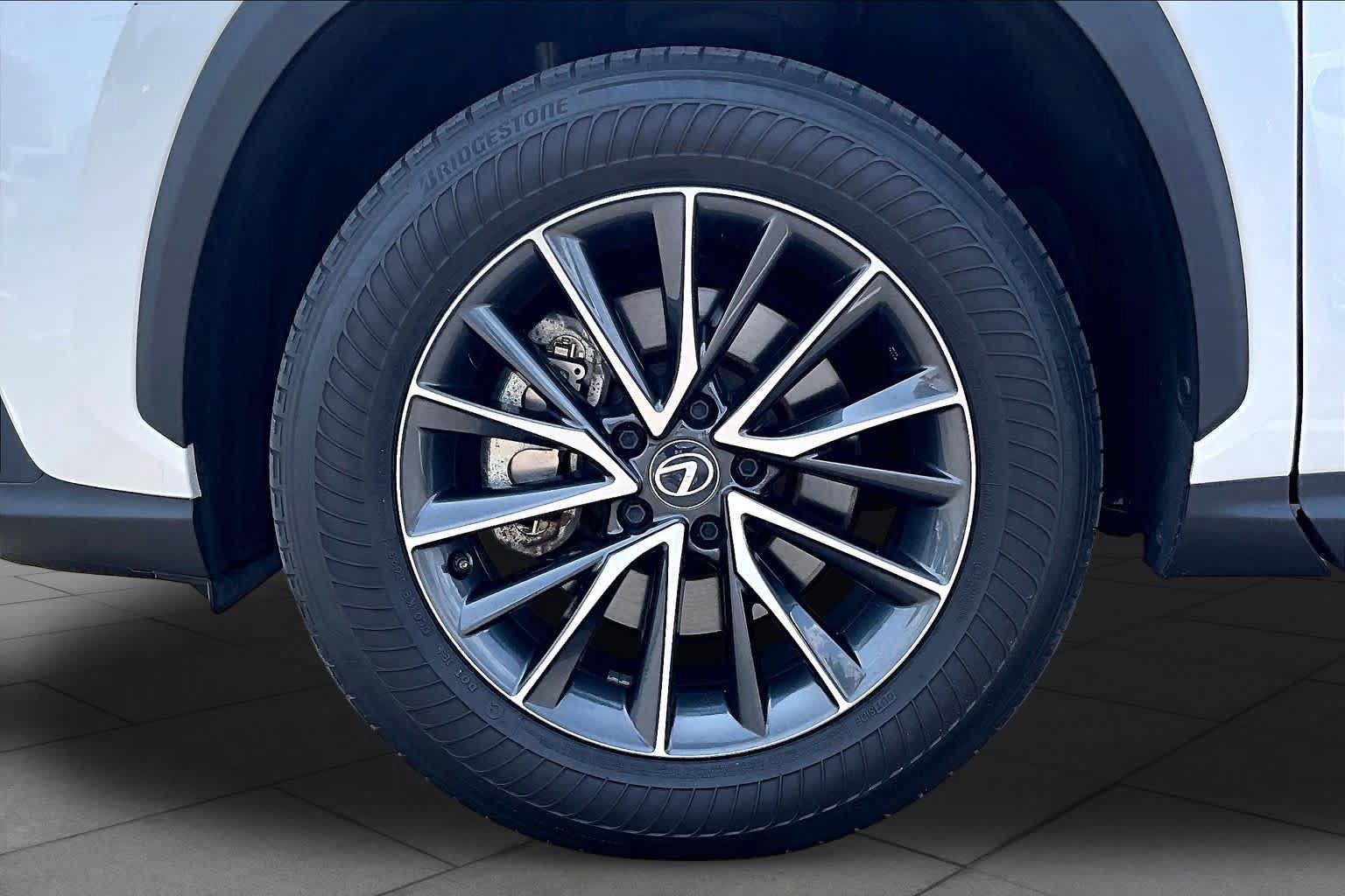Used 2024 Lexus NX 250 FWD w/ Towing Package (2000 Lbs) image 9
