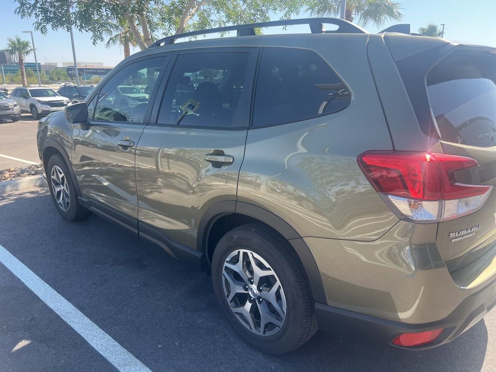 Used 2023 Subaru Forester Premium AWD/4WD image 9