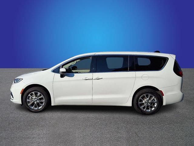 Used 2023 Chrysler Pacifica Touring-L AWD/4WD image 7