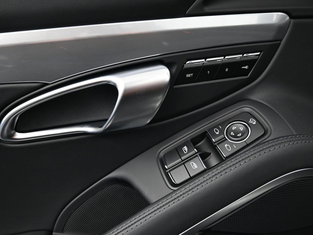 New 2025 Porsche 718 Boxster S image 15