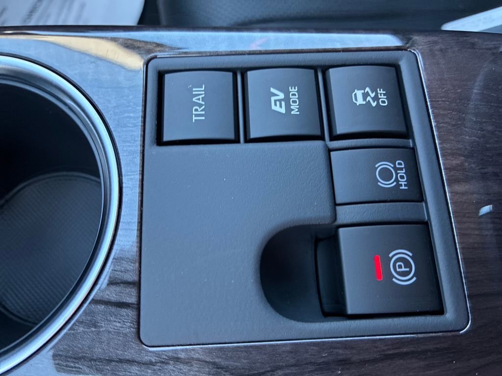 New 2026 Toyota Highlander Platinum image 39