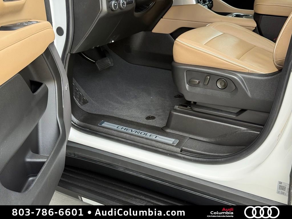 Used 2024 Chevrolet Suburban Premier w/ Premium Package AWD/4WD image 24