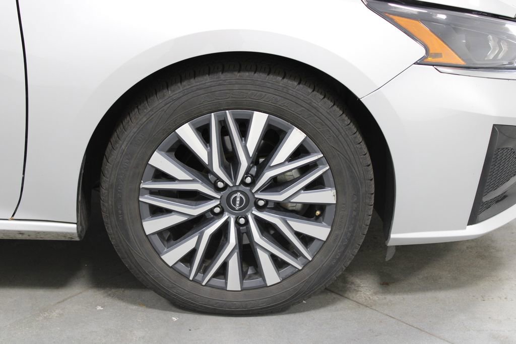 Used 2023 Nissan Altima 2.5 SV image 12