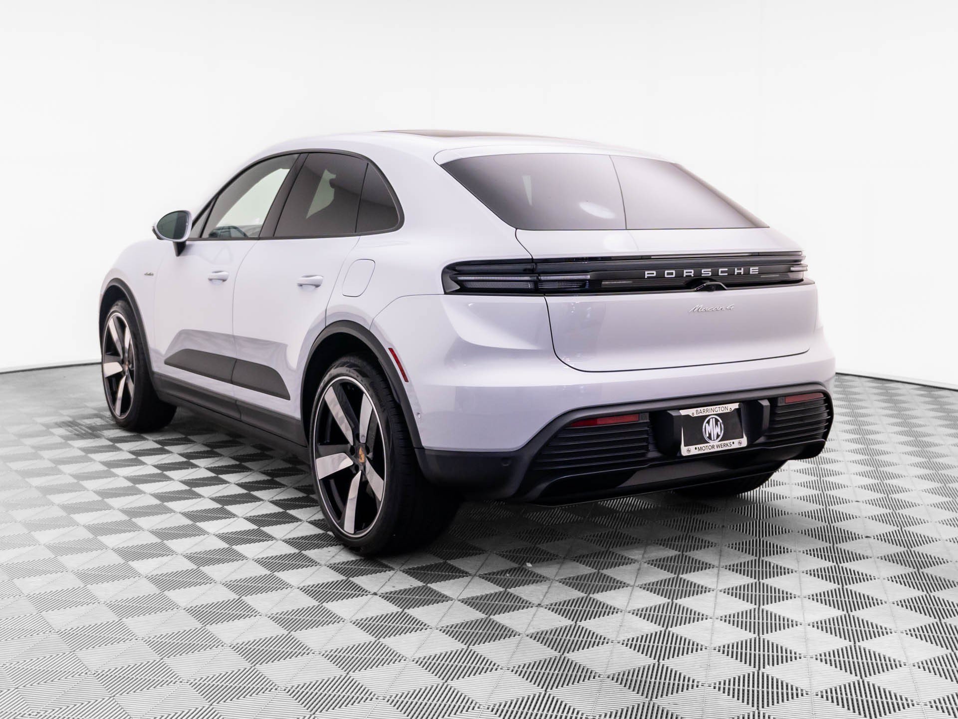 New 2026 Porsche Macan 4 Electric AWD/4WD image 3