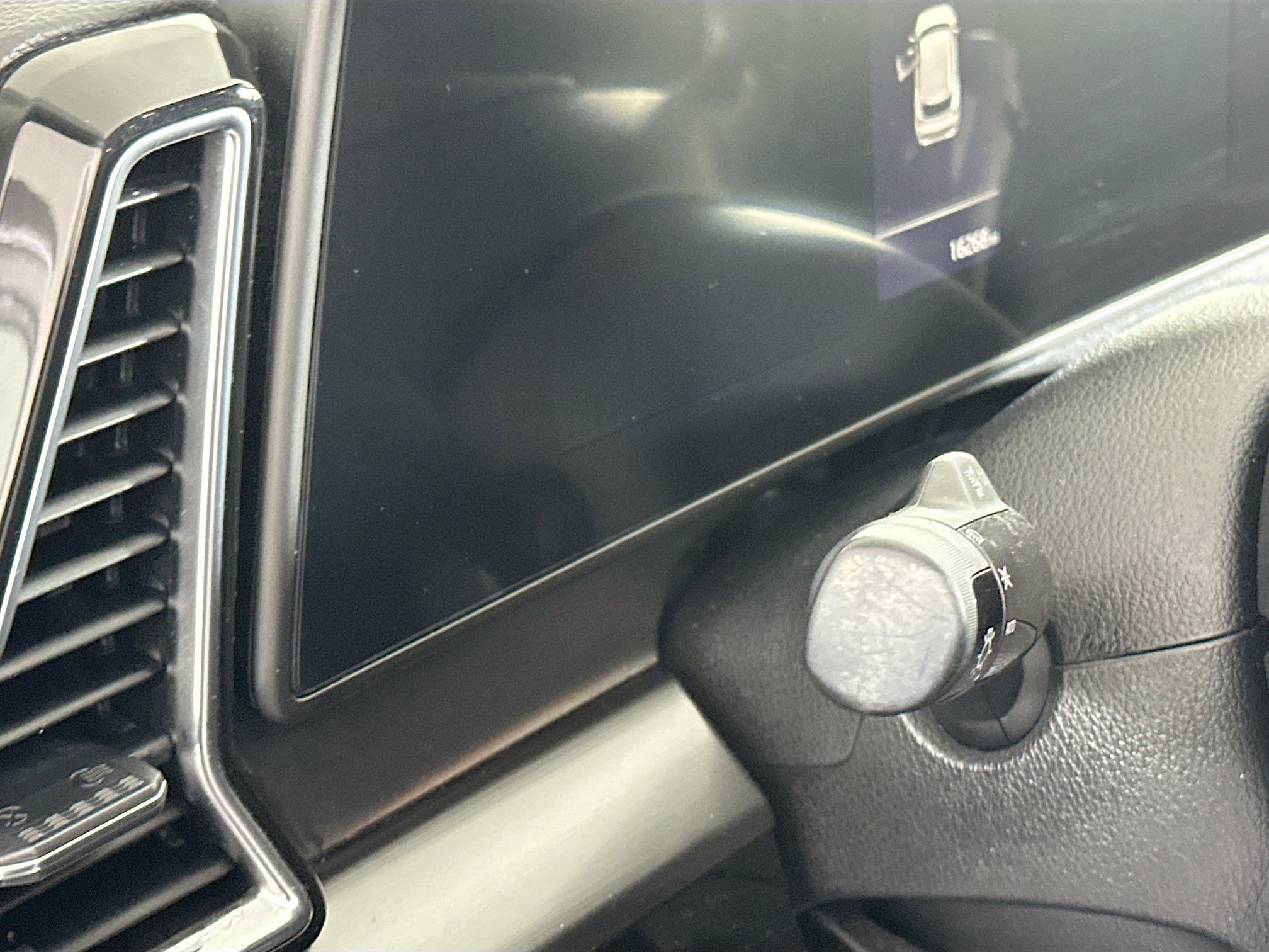 Used 2024 Kia Sportage EX image 17