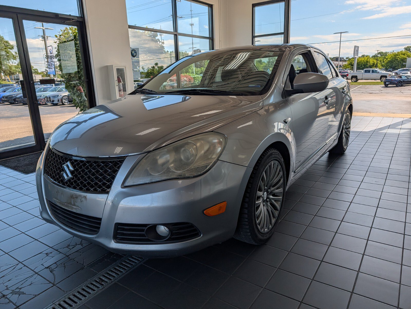 Used 2010 Suzuki Kizashi GTS FWD image 4