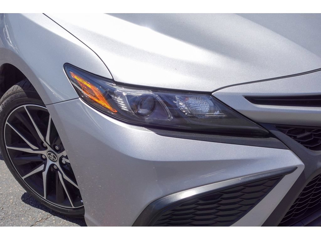 Used 2024 Toyota Camry SE FWD image 2