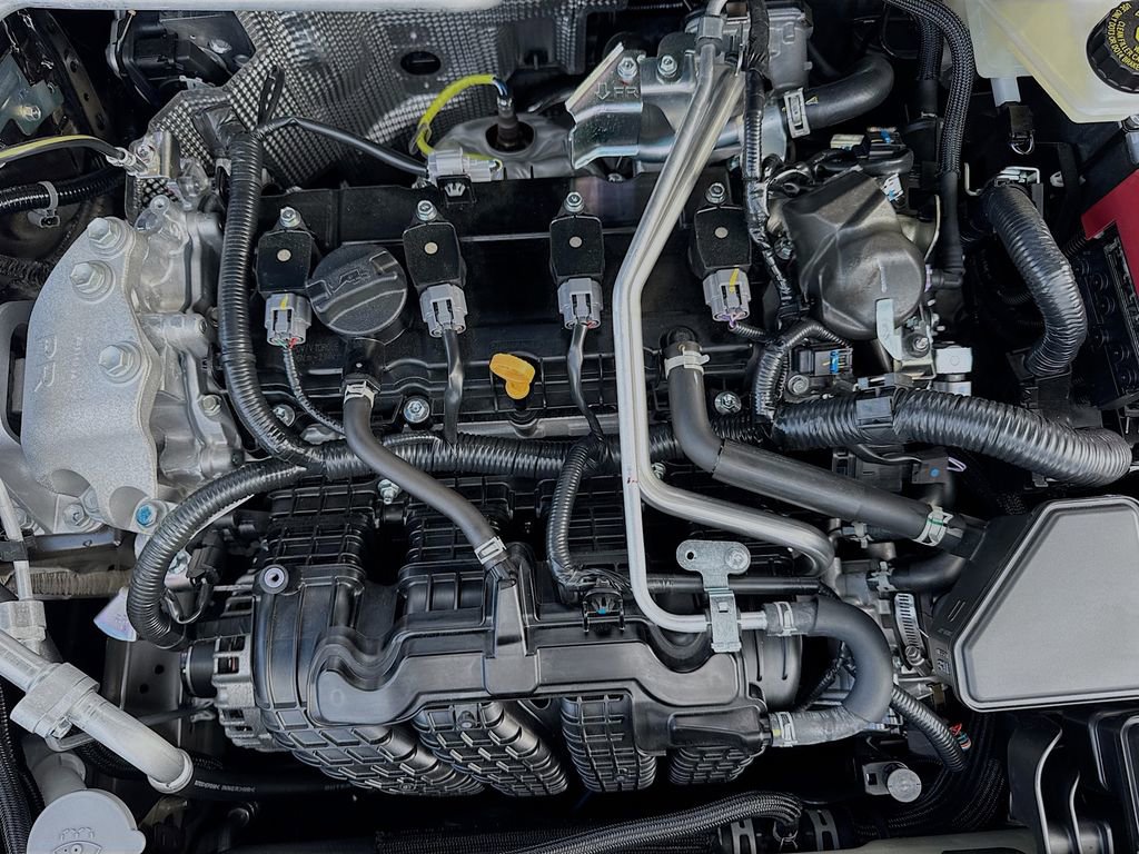 Used 2025 Mitsubishi Outlander ES image 32