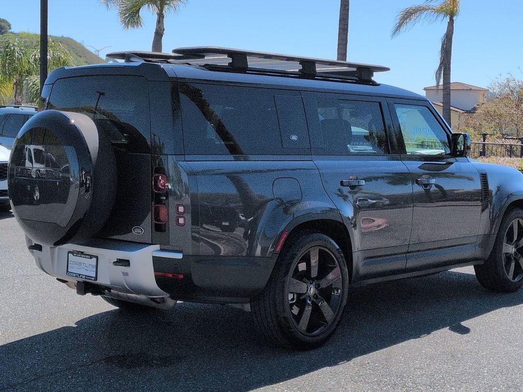 Used 2023 Land Rover Defender 130 SE image 5