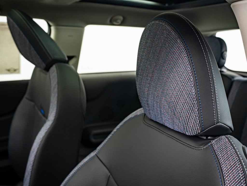 Certified 2025 MINI Cooper 2-Door Hardtop image 19