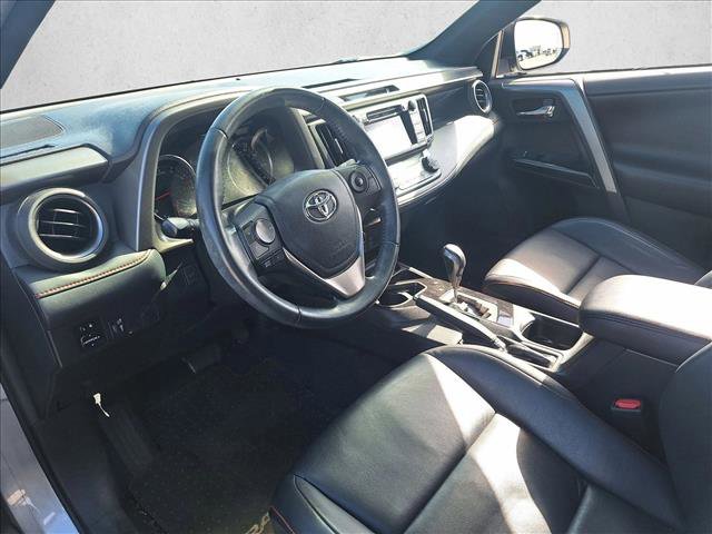 Used 2016 Toyota RAV4 SE image 9