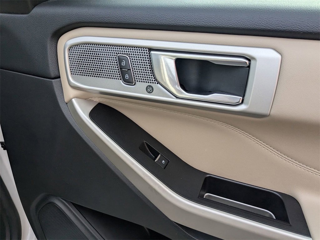 Used 2022 Ford Explorer XLT w/ Equipment Group 202A image 28