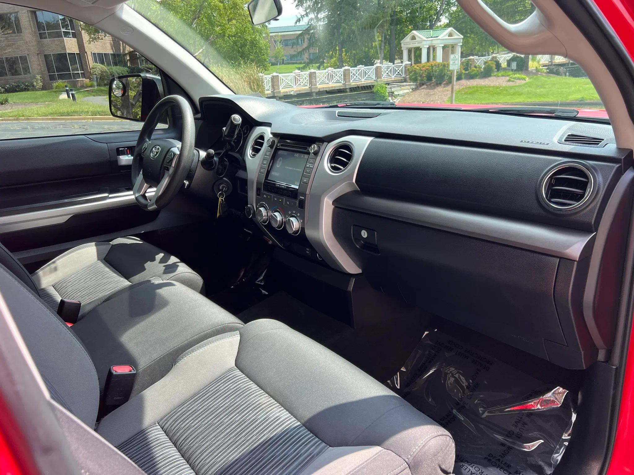 Used 2015 Toyota Tundra SR5 AWD/4WD image 17