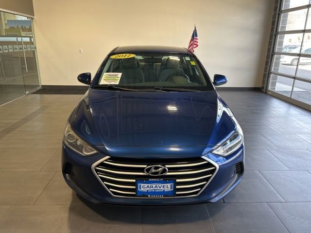 Used 2017 Hyundai Elantra SE image 2