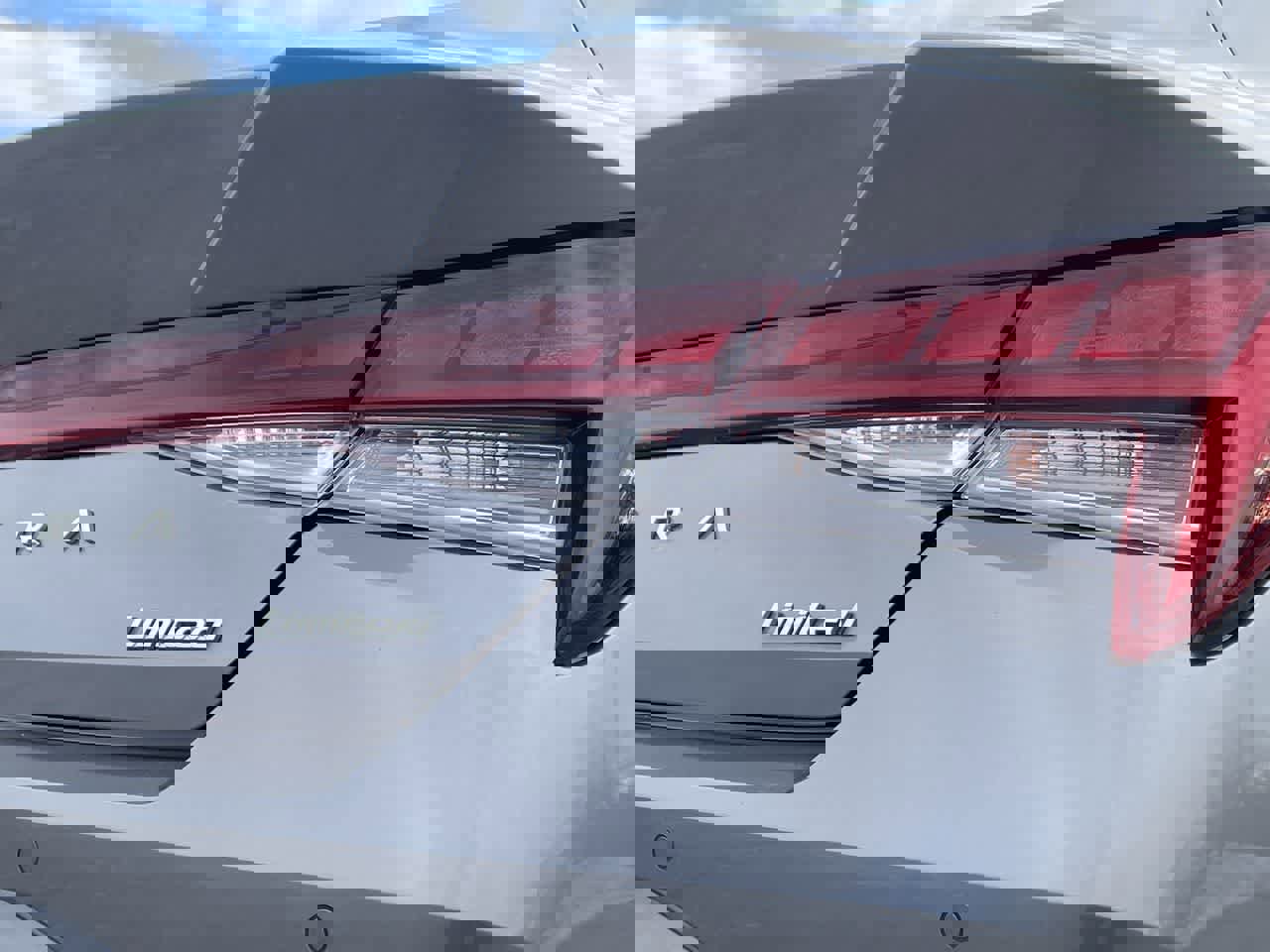 Used 2023 Hyundai Elantra Limited image 39