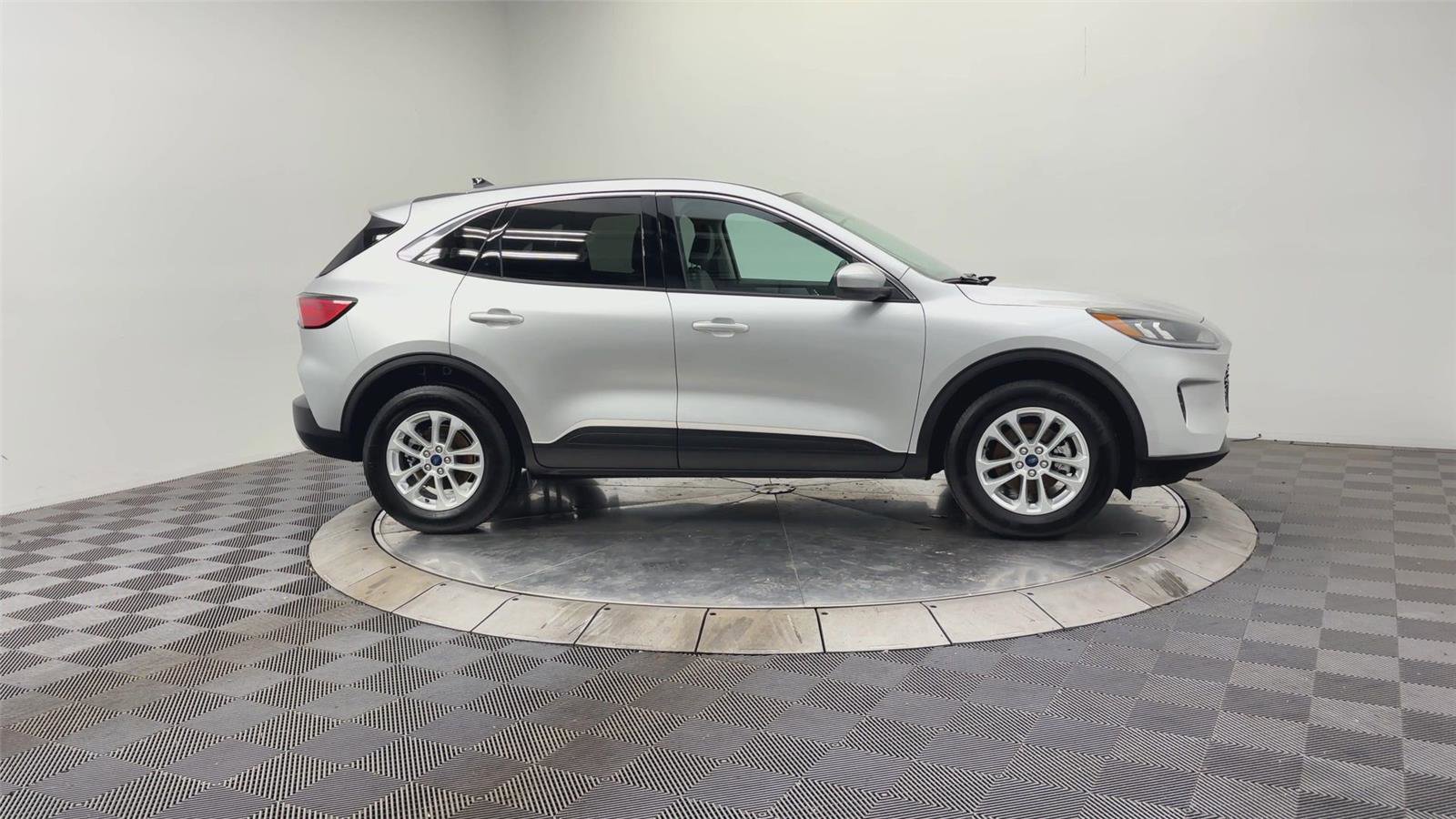 Used 2020 Ford Escape SE AWD/4WD image 4