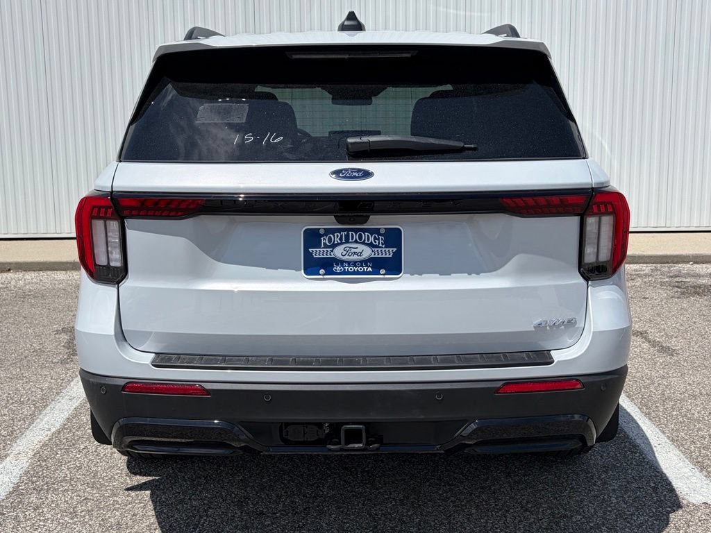 New 2026 Ford Explorer ST-Line w/ ST-Line Street Pack AWD/4WD image 5