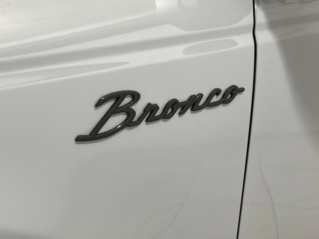 Used 2022 Ford Bronco Black Diamond image 26