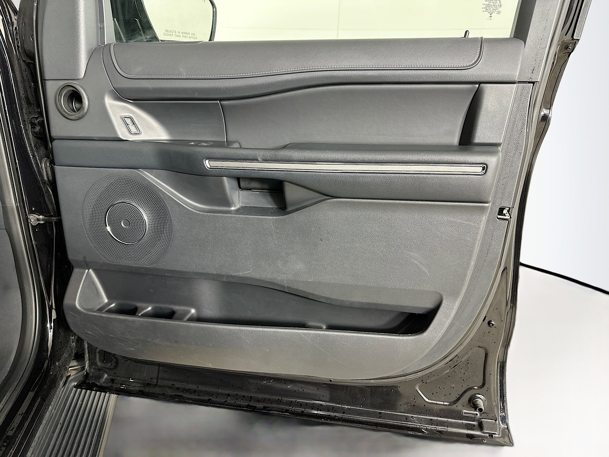 Used 2024 Ford Expedition XLT image 34