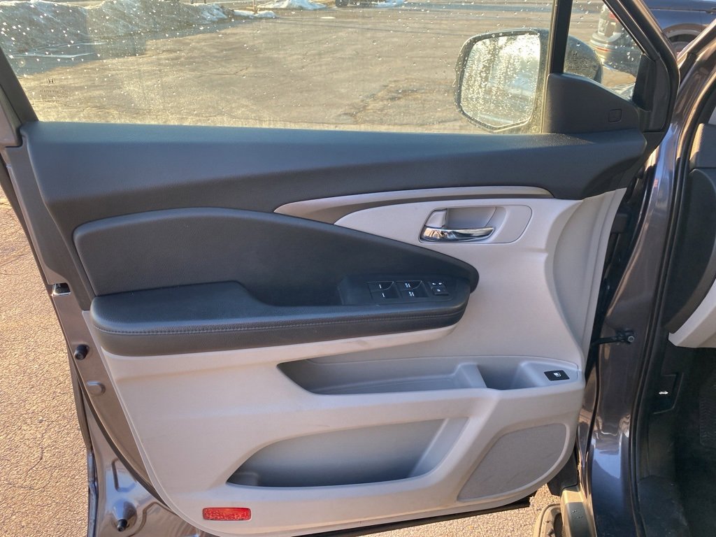Used 2019 Honda Pilot EX image 12