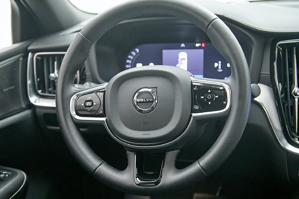 Certified 2025 Volvo S60 B5 Ultra AWD/4WD image 28