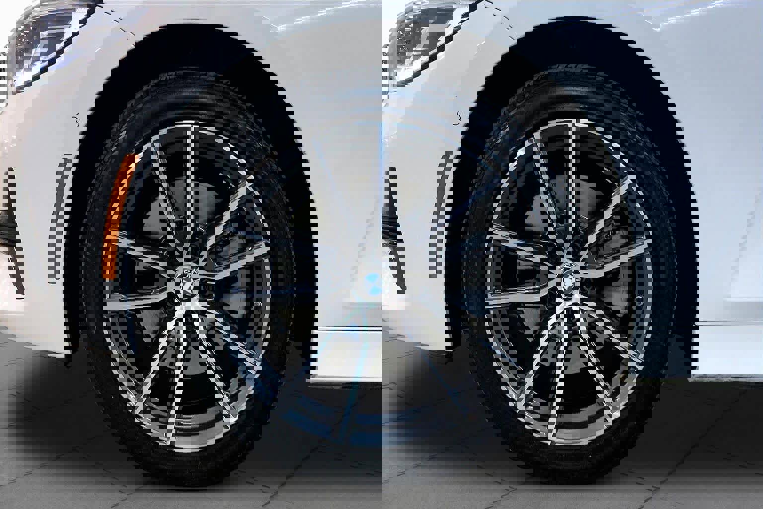 Used 2022 BMW 330i xDrive Sedan w/ Driving Assistance Package image 10