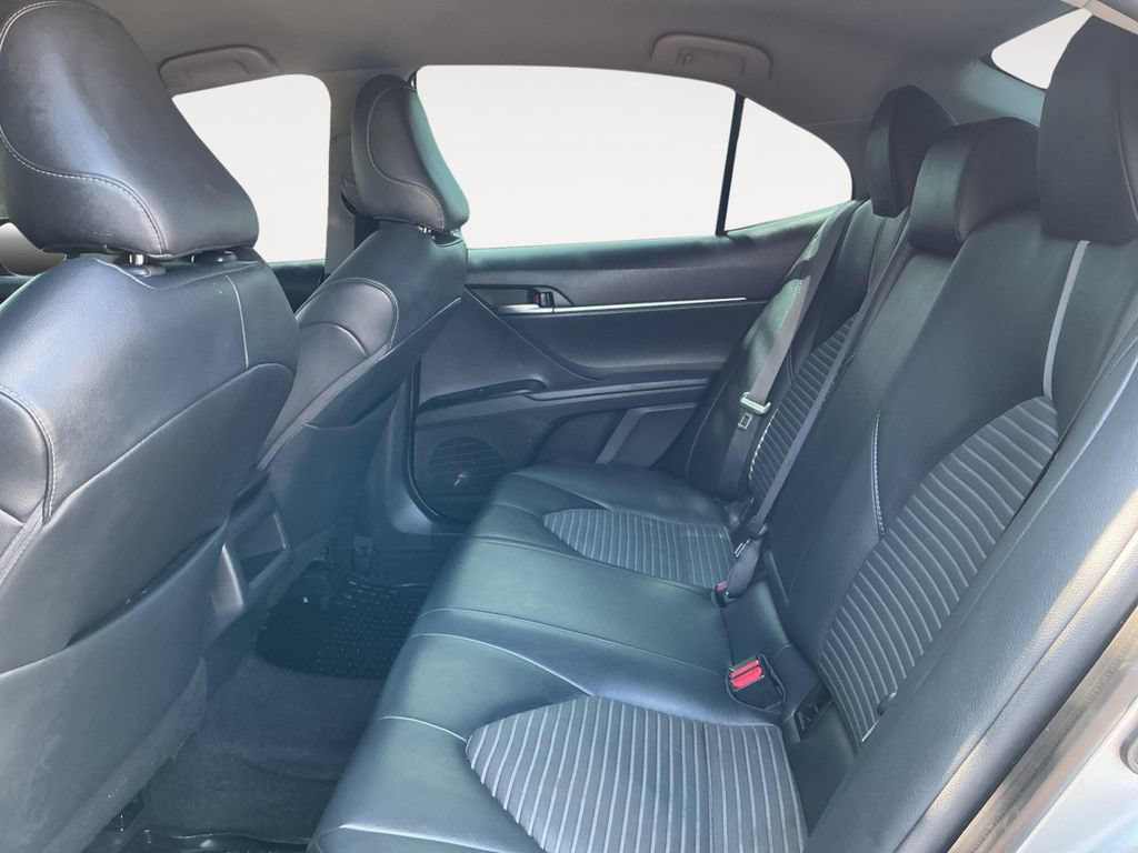 Used 2019 Toyota Camry SE FWD image 17