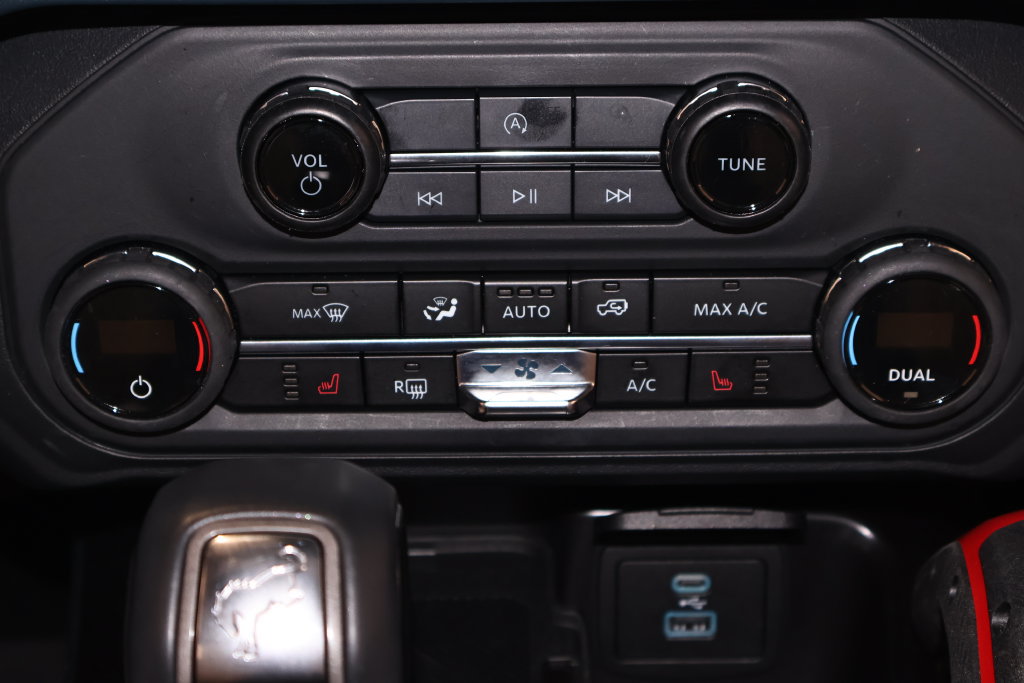 Used 2025 Ford Bronco Heritage Edition AWD/4WD image 29