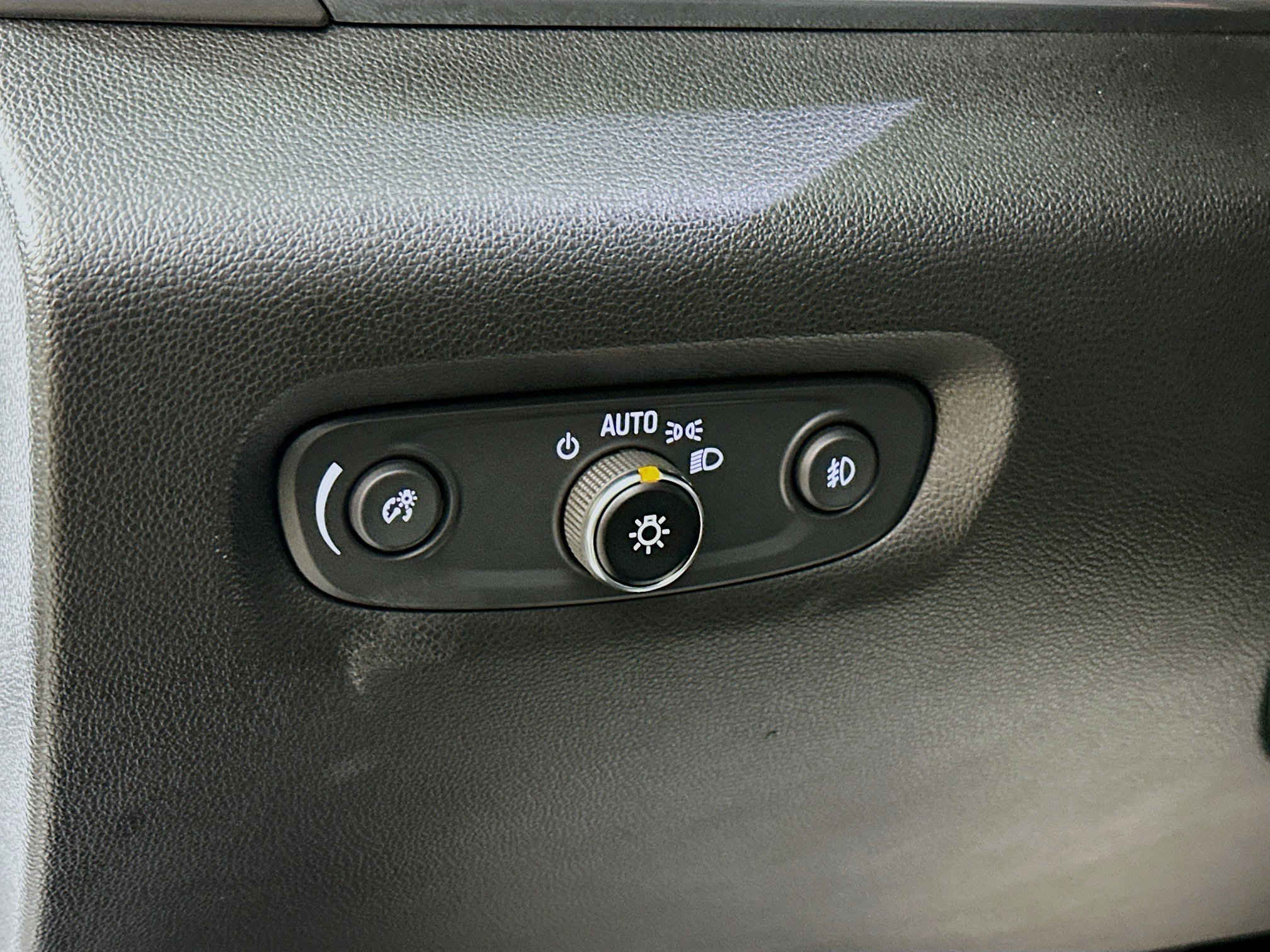 Used 2020 Chevrolet Traverse LT w/ LT Premium Package image 10