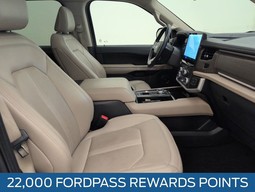 Used 2024 Ford Expedition Limited image 19