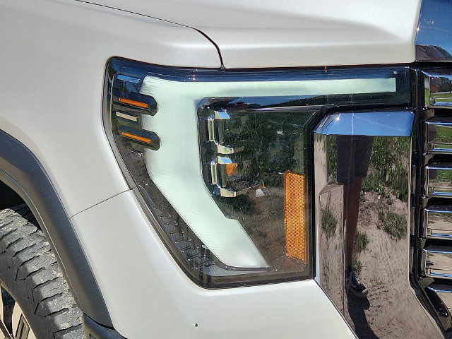 Used 2024 GMC Sierra 2500 Denali Ultimate AWD/4WD image 11