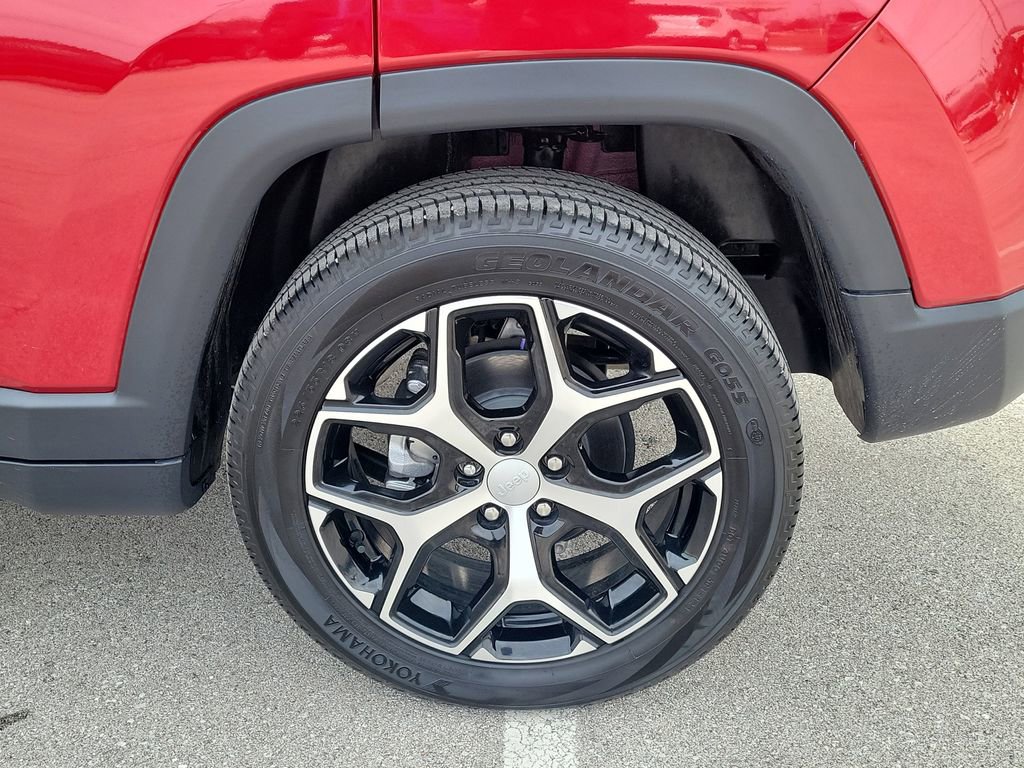 Used 2024 Jeep Compass Limited image 7