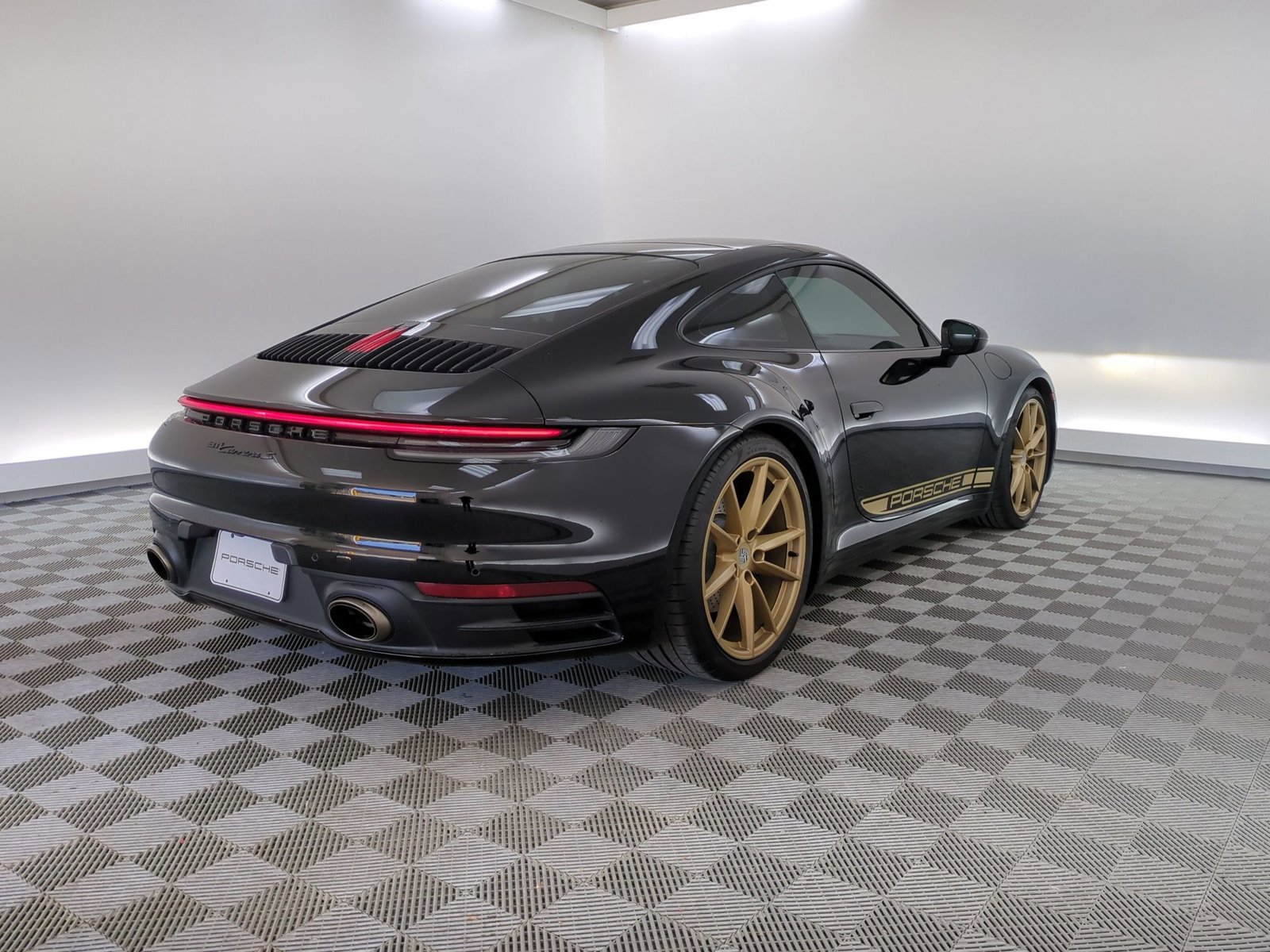 Used 2020 Porsche 911 Carrera S image 9