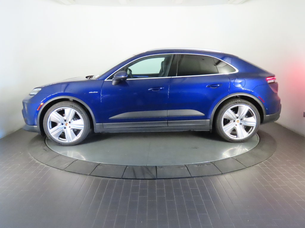 Certified 2024 Porsche Macan 4 Electric AWD/4WD image 2