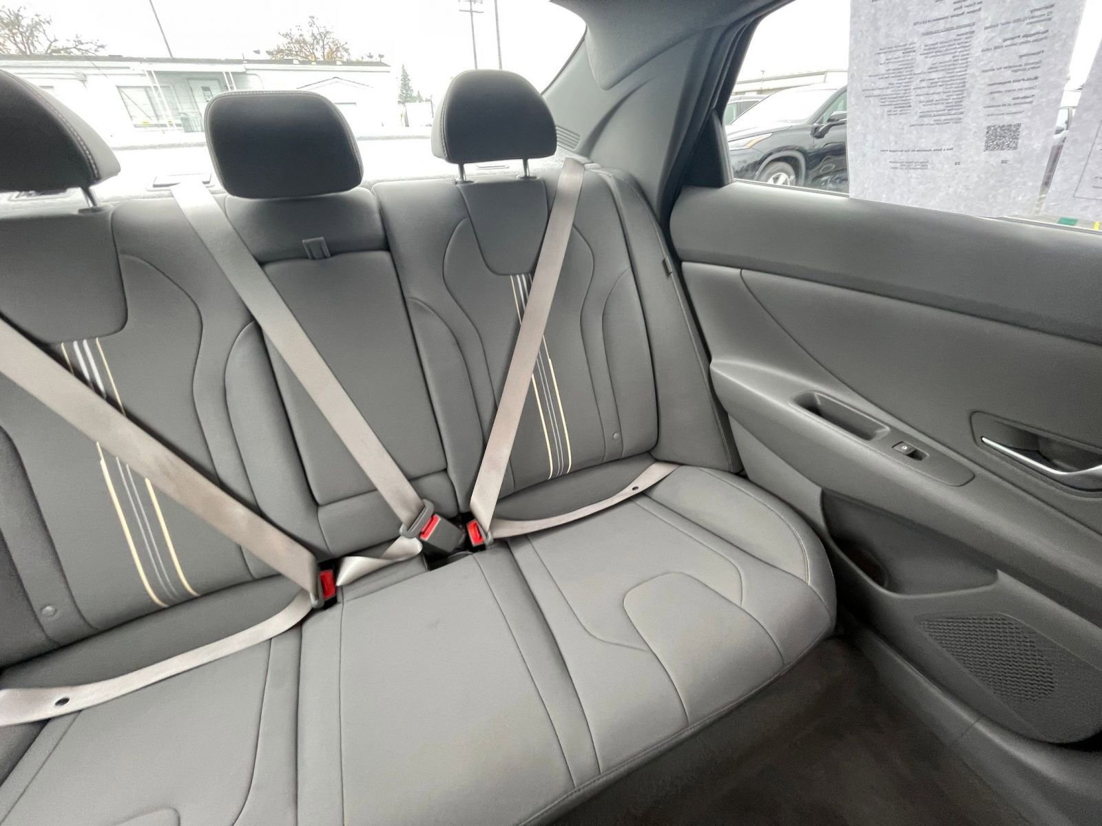 Used 2025 Hyundai Elantra SEL image 32