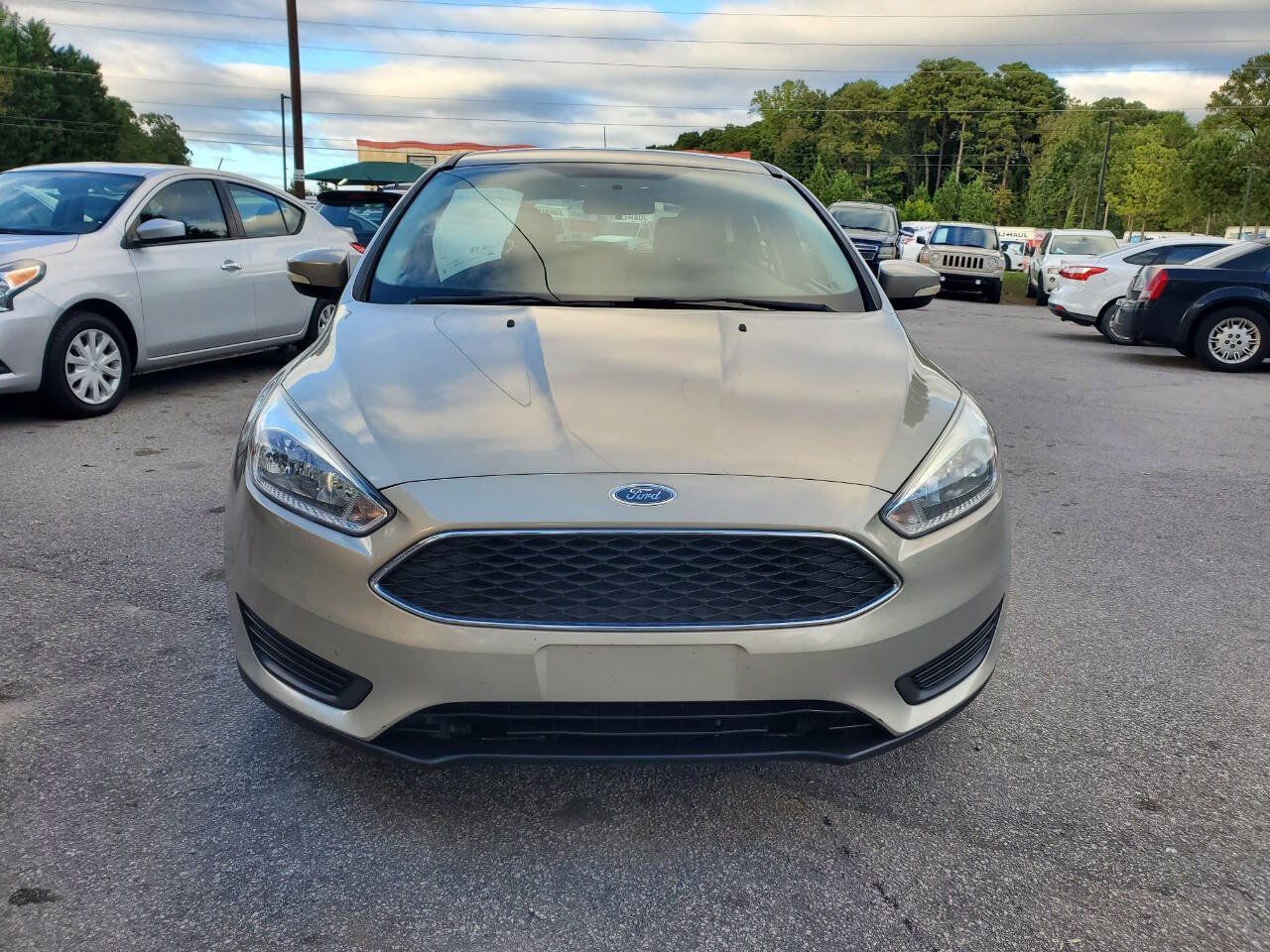 Used 2016 Ford Focus SE FWD image 2
