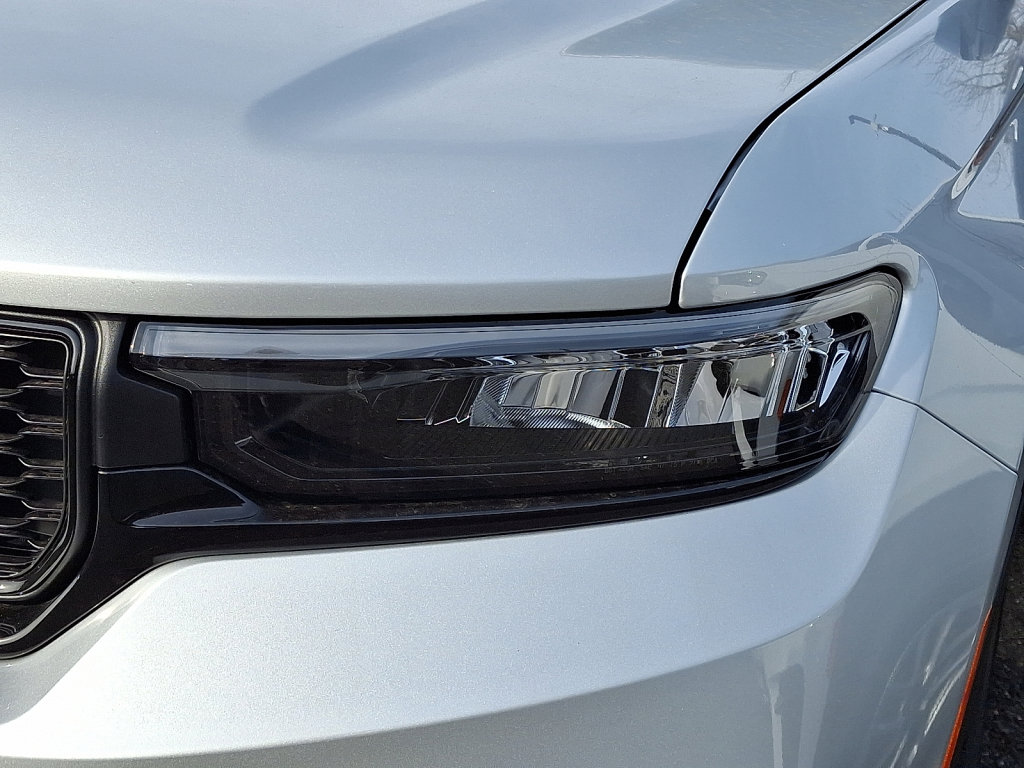 New 2025 Jeep Grand Cherokee Limited w/ Black Appearance Package image 4