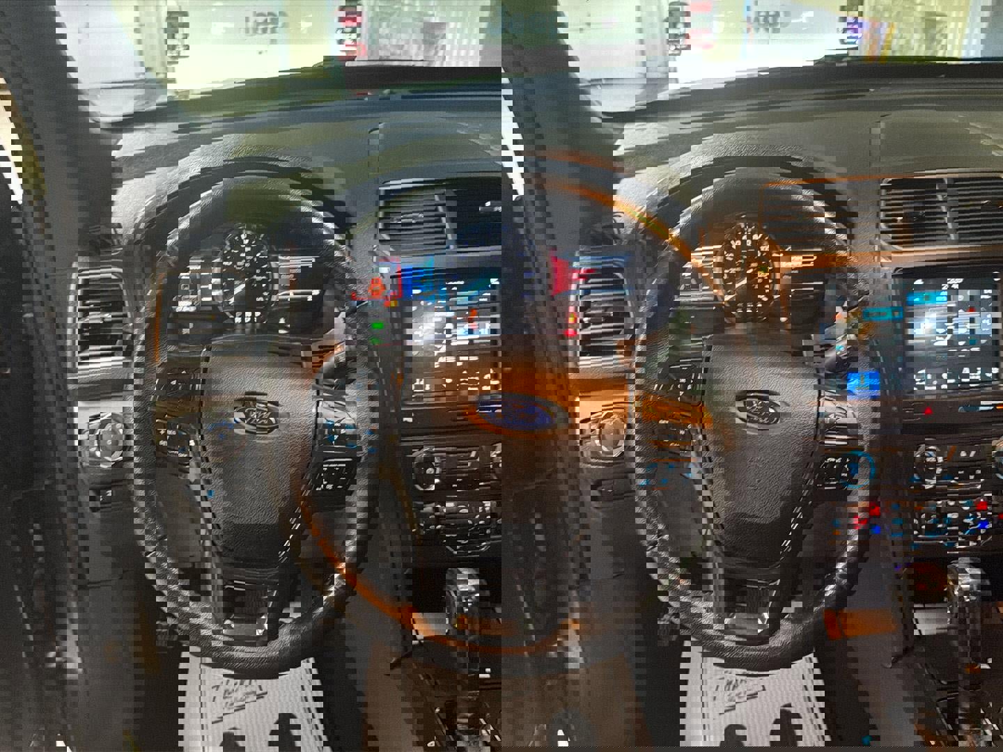 Used 2018 Ford Explorer XLT w/ Equipment Group 202A image 20