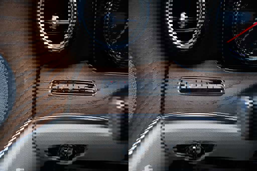 Used 2018 Mercedes-Benz E 300 w/ Premium 3 Package (Q03) image 39