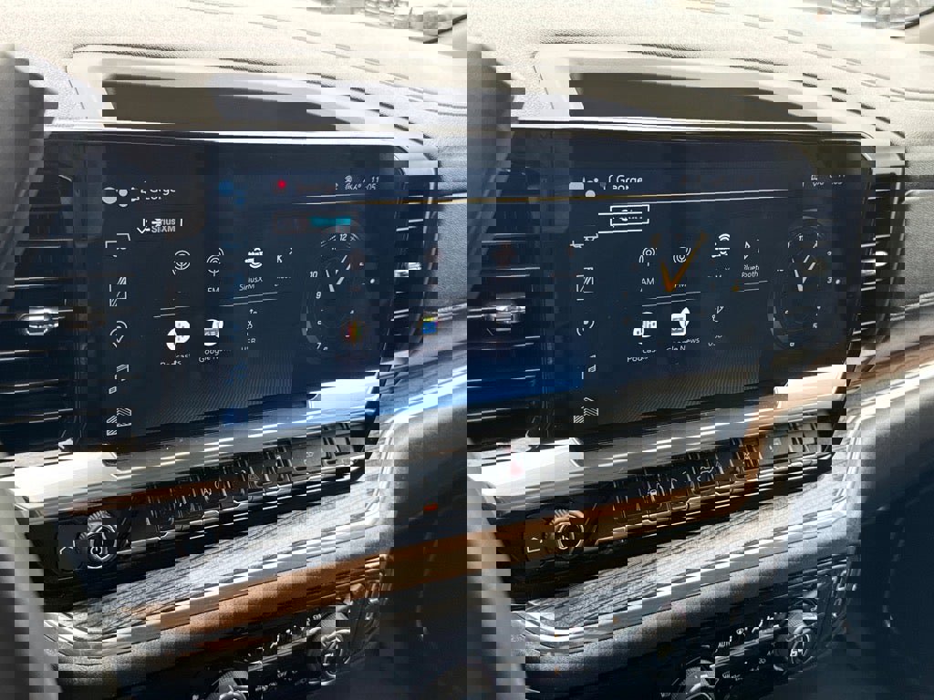 Used 2023 Chevrolet Silverado 1500 LT image 16