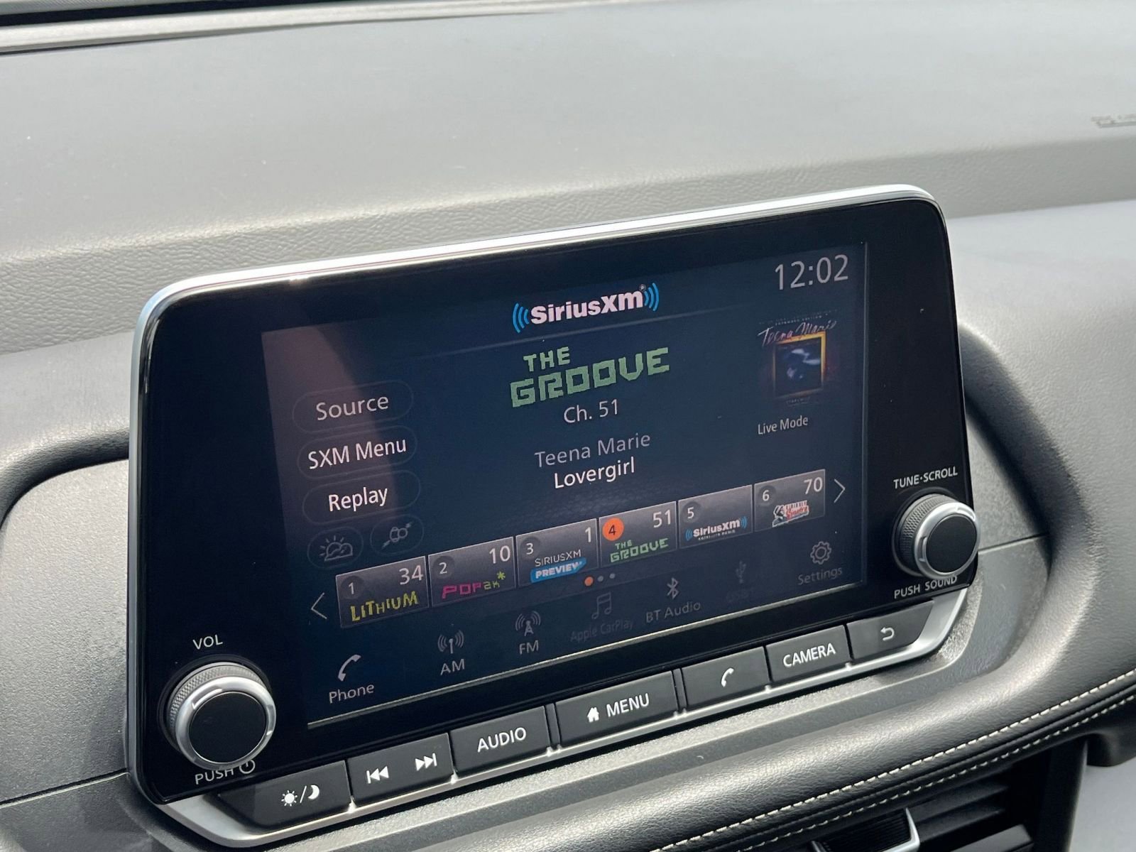 Used 2025 Nissan Rogue SV FWD image 20