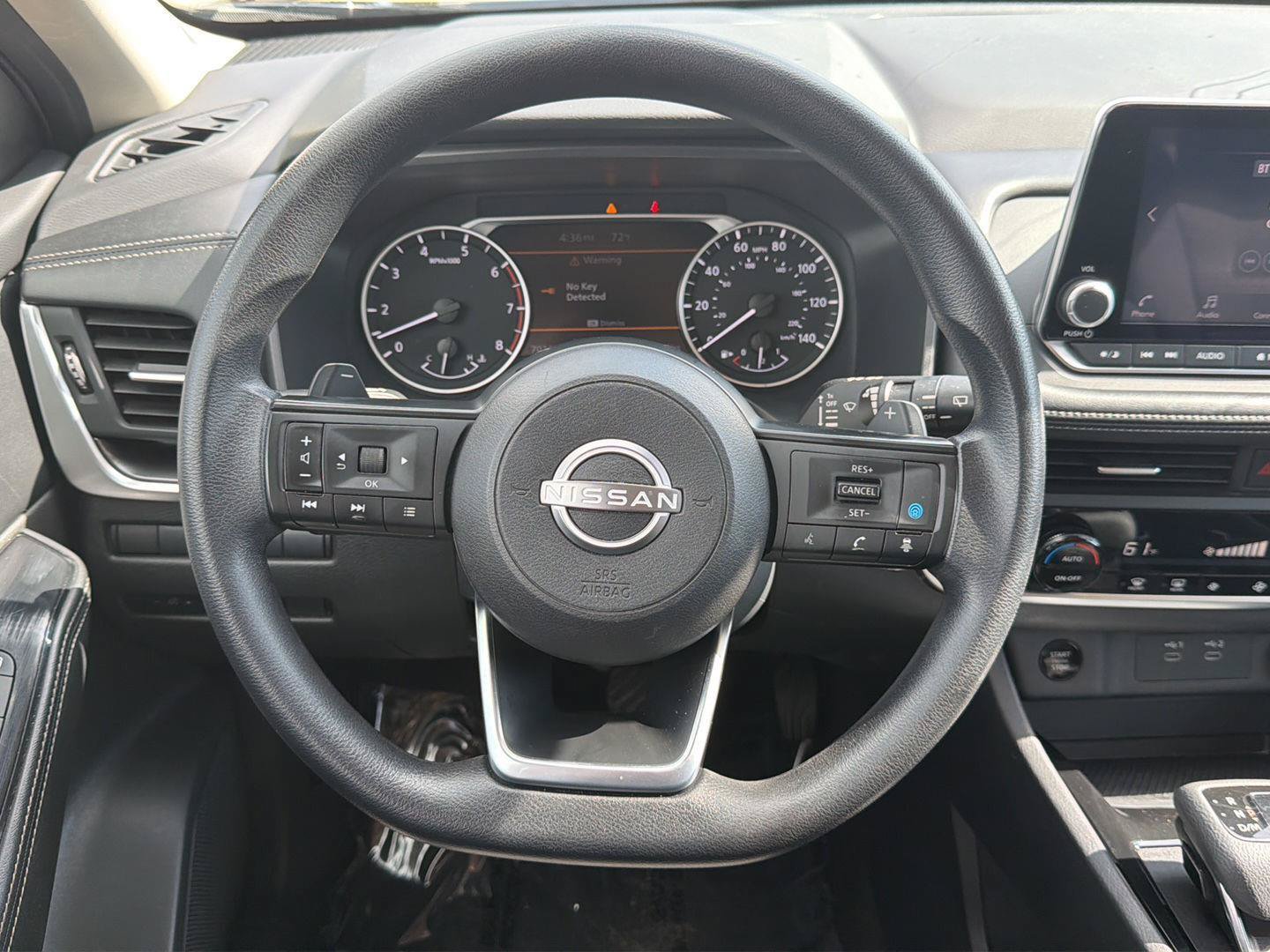 Used 2024 Nissan Rogue SV AWD/4WD image 14