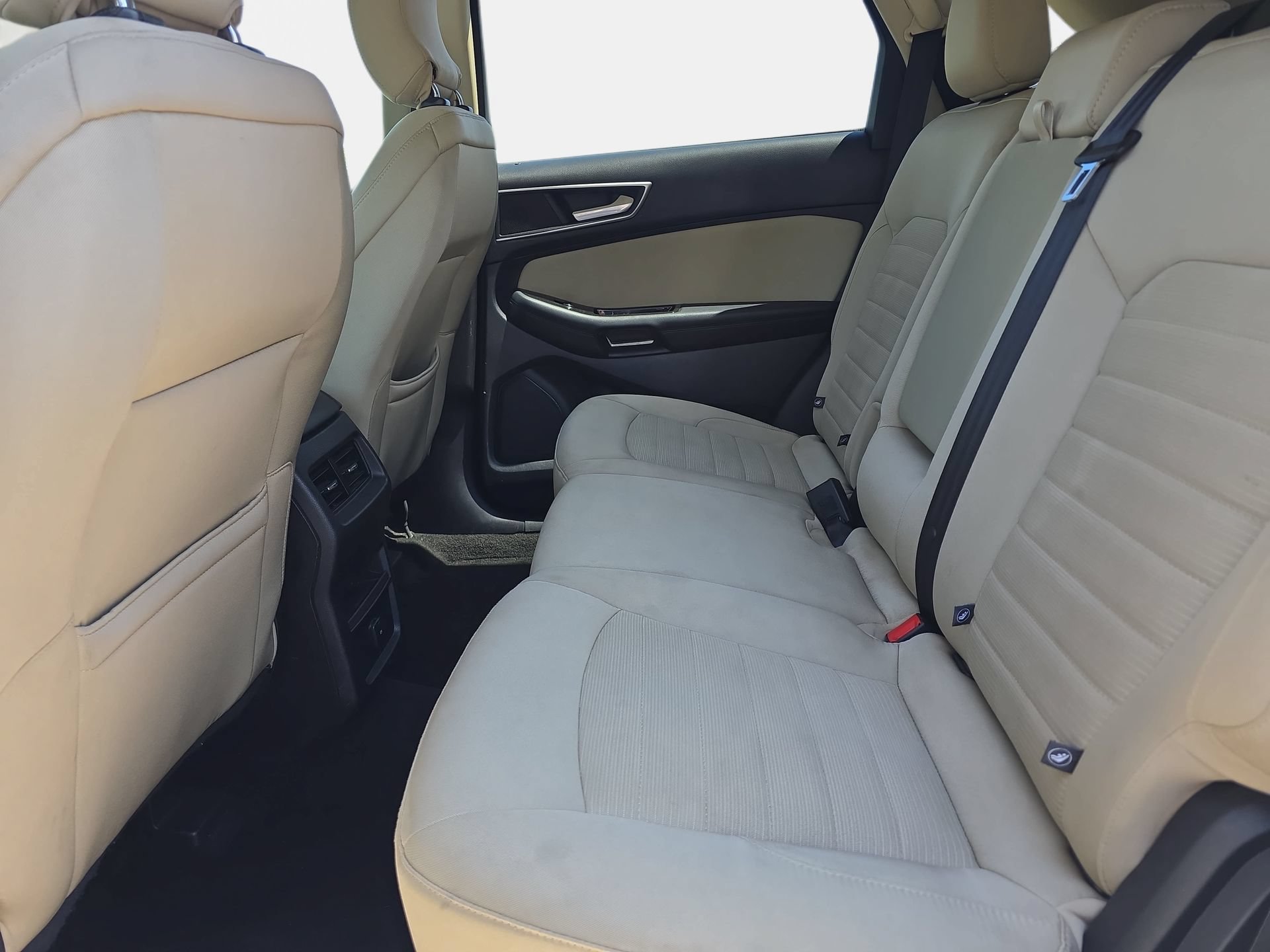 Used 2015 Ford Edge SEL FWD image 13